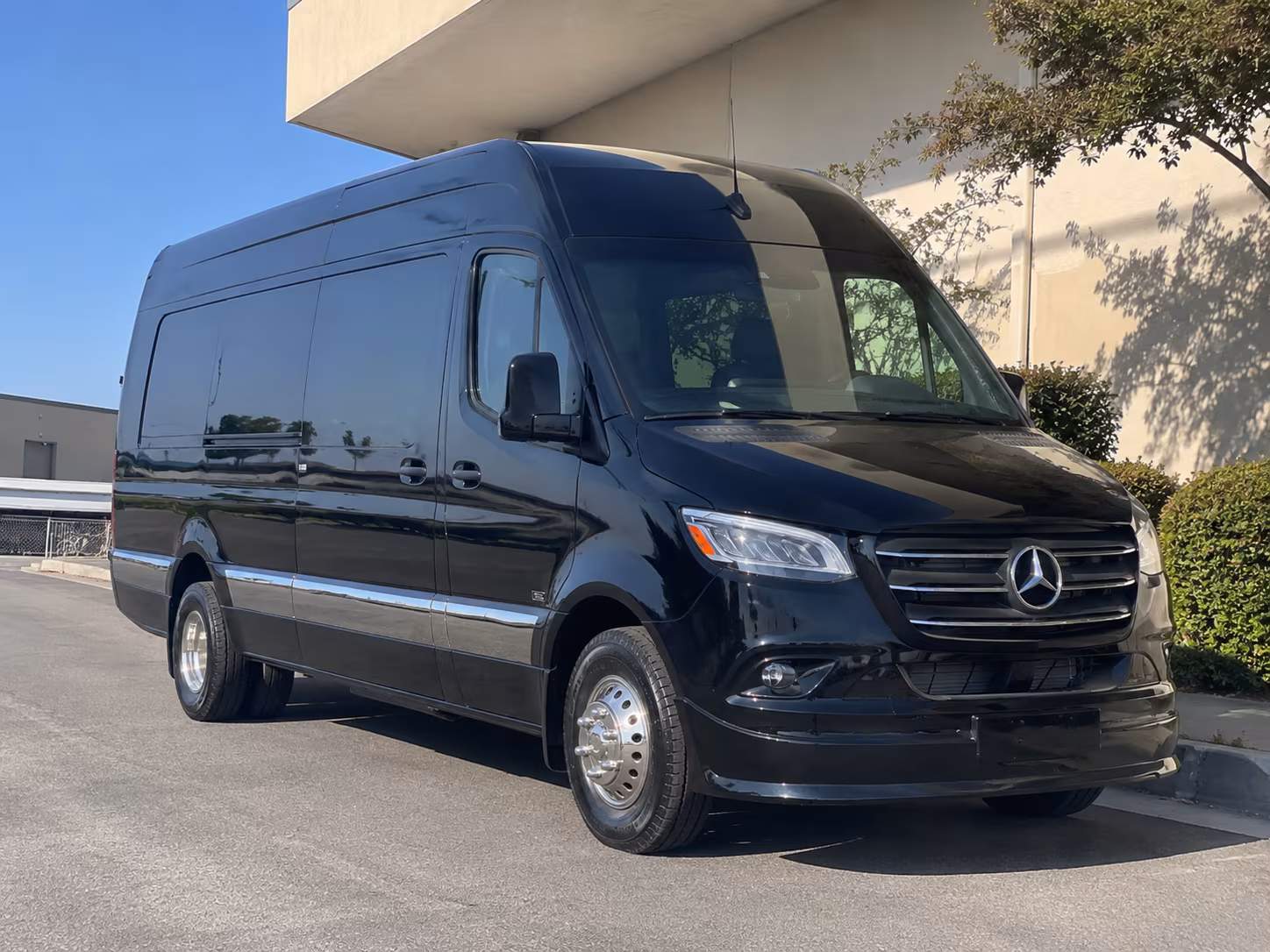 bus rental options for folsom trips