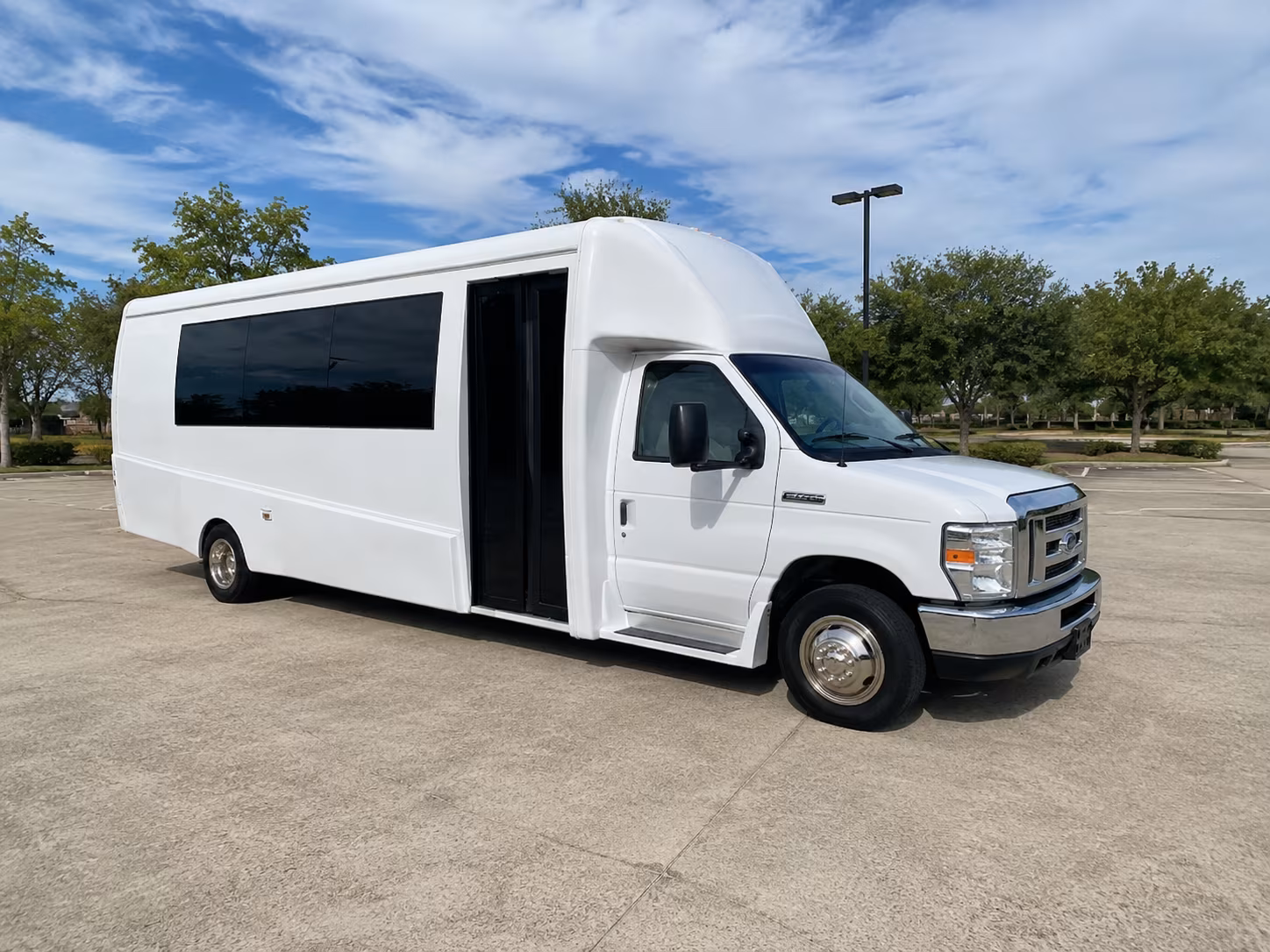 bus rentals for wine tours along the apple hill route